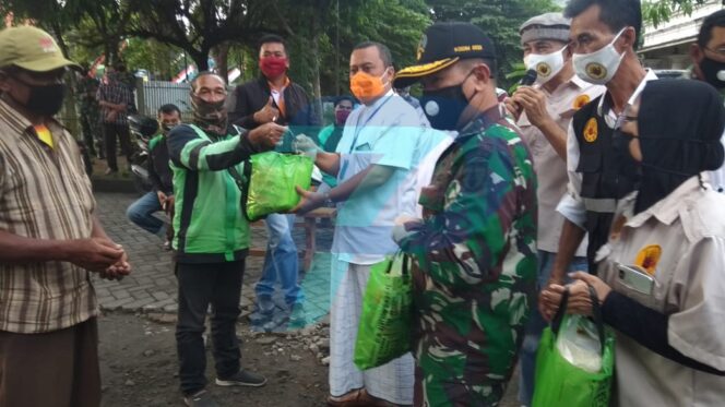 
					Pengembang Probolinggo Raya Bagi Sembako