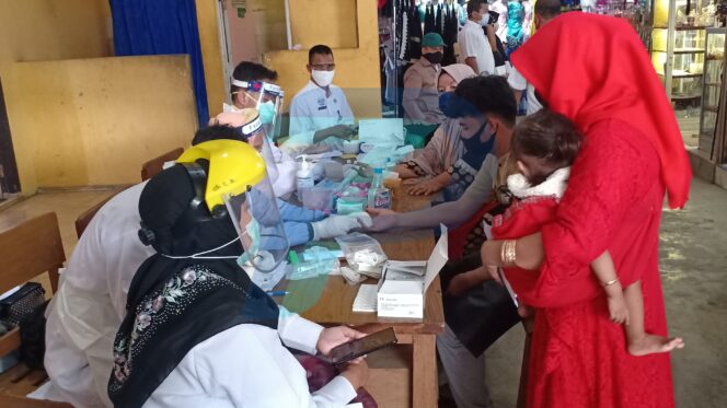 
					Pasca Rapid Test, Lebih 10 Orang Pedagang Pasar Semampir Reaktif