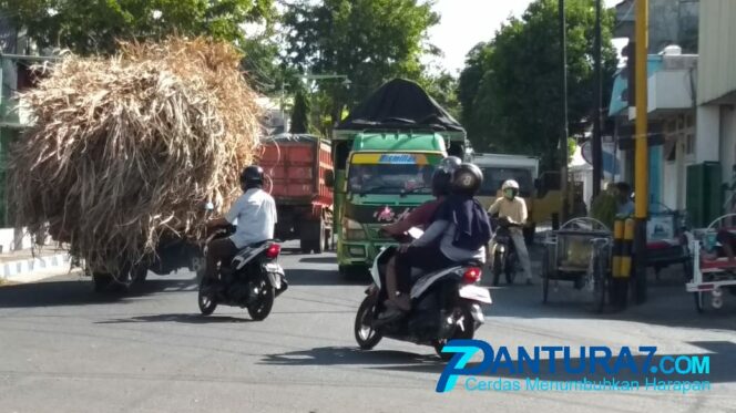 
					Arus Dialihkan, Jalan Padat dan Rawan Laka