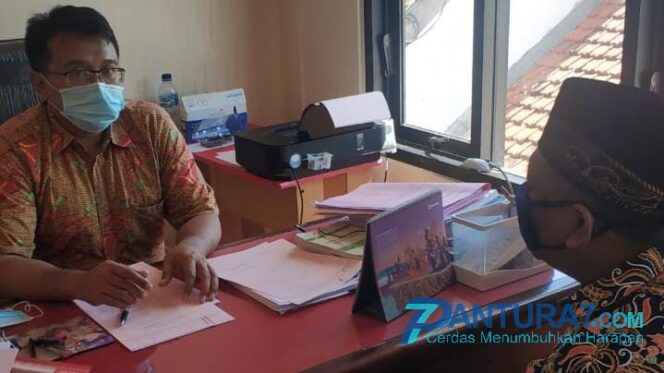 
					Berkas P21, Kejaksaan Tahan Kades Gunggungan Lor
