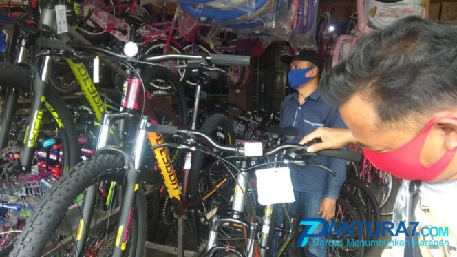 
					Omzet Melambung, Toko Sepeda Kehabisan Stok