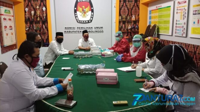 
					KPU Probolinggo Gelar Rapid Test, 4 Orang Reaktif