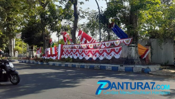 
					Merah-putih Mulai Semarak di Jalanan Pasuruan