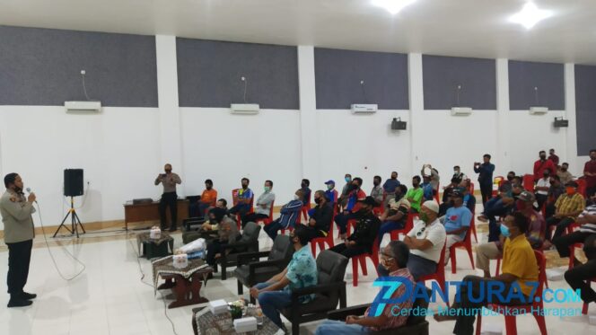 
					Sopir Bus Desak Pemkot Berikan Rapid Test Gratis