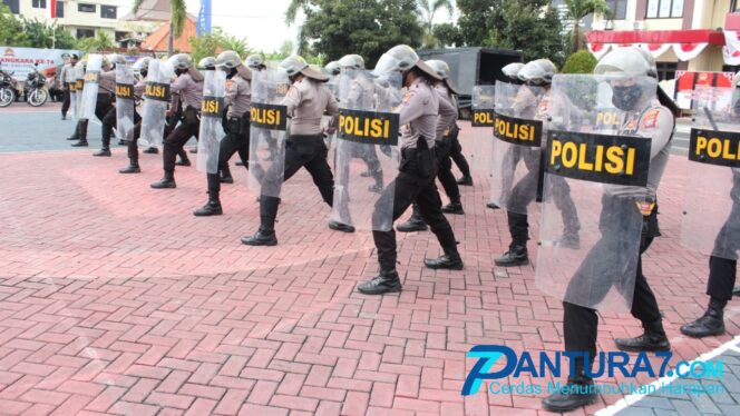 
					Ratusan Personel Mulai Dilatih Hadapi Pilkades 2020