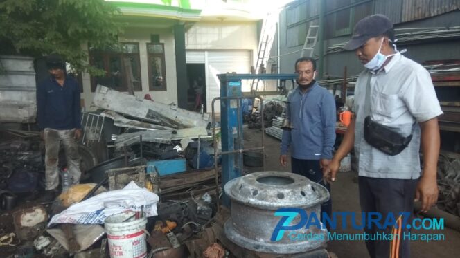 
					Harga Turun, Pengusaha Tunda Jual Barang Rongsok