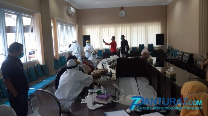 
					2 Positif Covid-19, DPRD Kota Probolinggo Ditutup