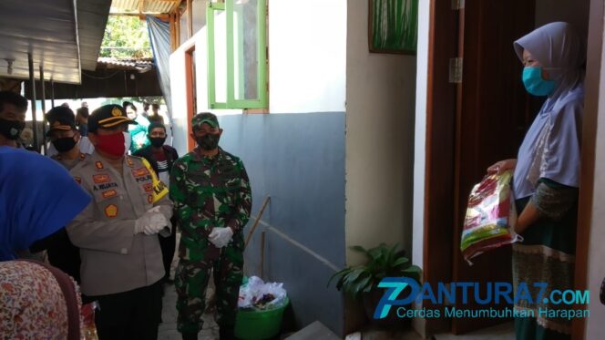 
					Keluarga Pasien Covid-19 dan PDP Dibantu Sembako
