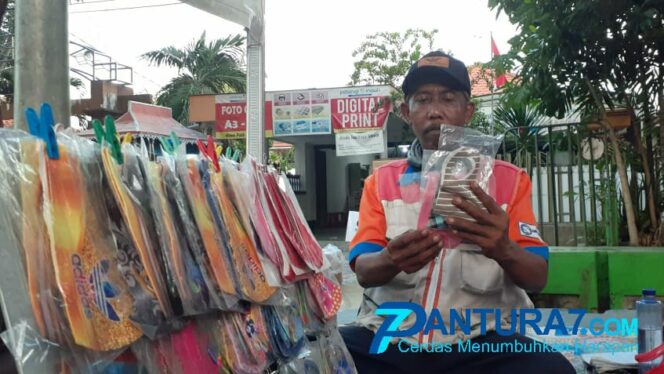 
					Pandemi, Masker Jadi Fashion