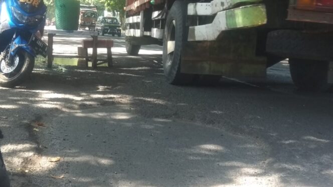 
					Jalan Ahmad Yani dan Jalan Basuki Rachmad Segera Diperbaiki