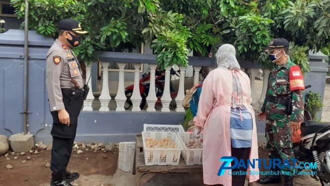 
					Kampanyekan ‘Jatim Bermasker’ di Sumbertaman dan Pasar Wonoasih