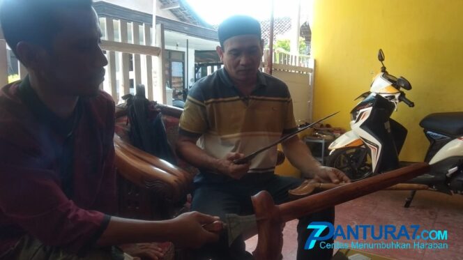
					Suro: Tradisi Merawat Pusaka Warisan Leluhur