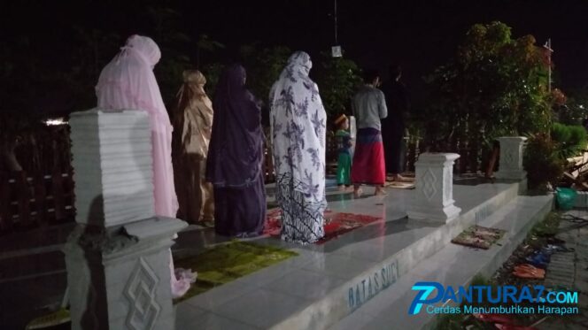 
					Reruntuhan Musala Tetap Digunakan Salat Jamaah