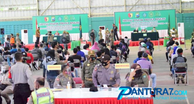 
					733 Pelanggar Prokes Jalani Sidang, Bayar Denda Rp150 Ribu