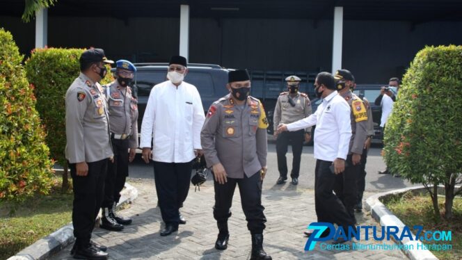 
					Kapolda Minta Ulama Tapal Kuda Sukseskan Gerakan Jatim Bermasker