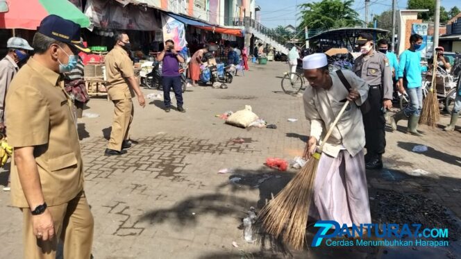 
					Tak Bermasker, Warga Probolinggo Bakal Didenda Rp250 Ribu Hingga Rp3 Juta
