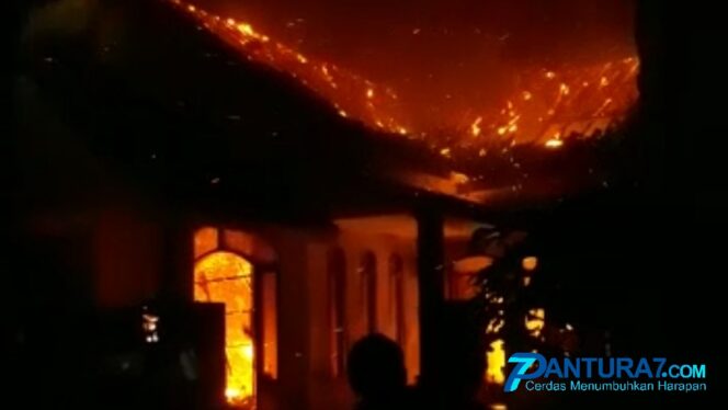 
					Masak lalu Ditinggal, Rumah Petani Bawang Terbakar