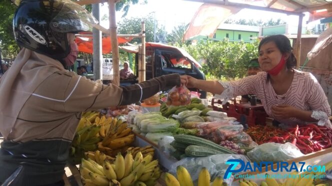 
					Harga Sayur-Mayur Naik, Cabai Turun