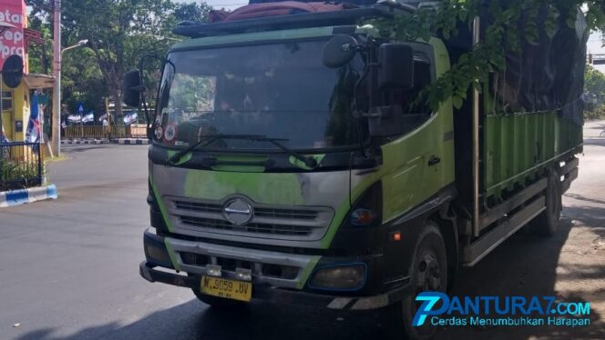 
					Bandel Masuk ‘Jantung’ Kota, Sopir Truk Ditilang