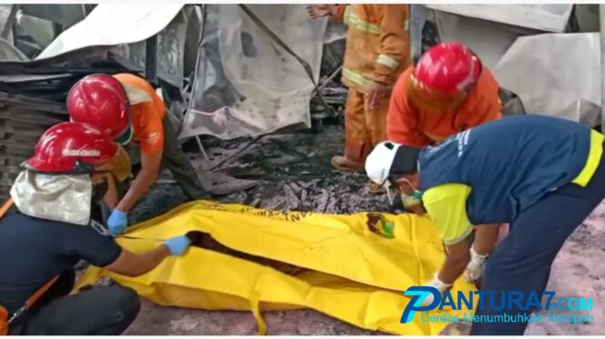 
					Dua Korban Tewas Kebakaran Pabrik Kayu Dievakuasi, ini Identitasnya