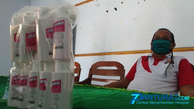 
					Geger Handsanitizer Diduga Palsu Diberikan Warga
