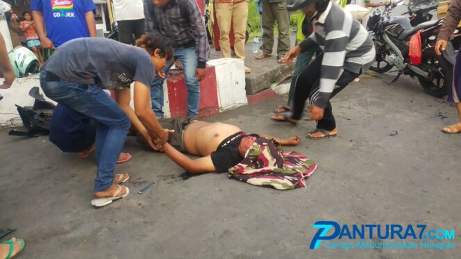 
					Dua Motor Adu Depan, Warga Bantaran Meninggal