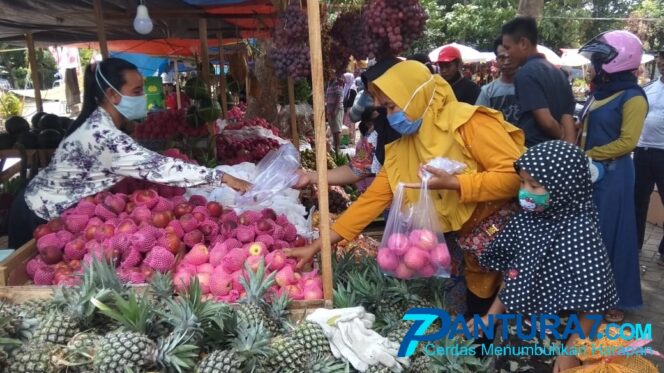 
					Jelang Maulid Nabi, Buah-buahan ‘Laris Manis’