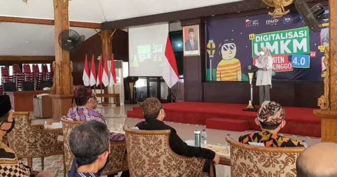 
					Bupati Probolinggo, Puput Tantriana Sari, dorong UMKM bangkit di masa pandemi dengan produk adaptif. (foto : Diskominfo Kab, Probolinggo) 
