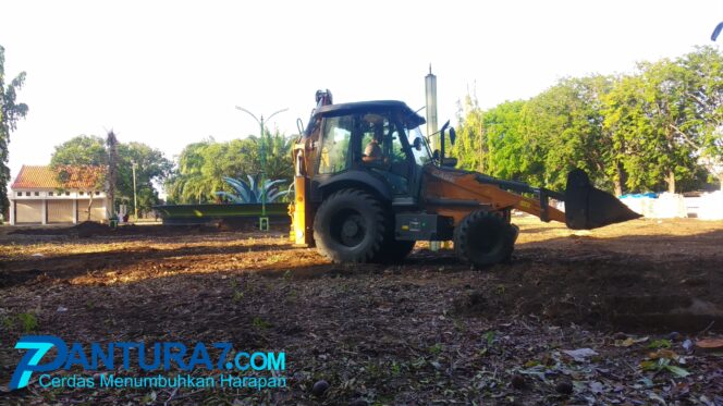 
					Proyek Alun-alun Mangkrak, Ditarget Selesai 2021