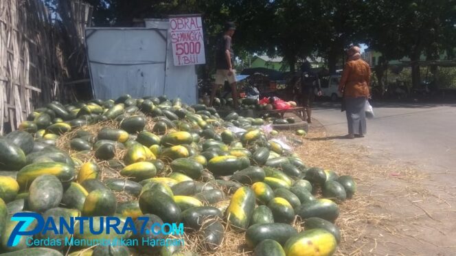 
					Buah Semangka Inul Segarnya ‘Menggoyang’