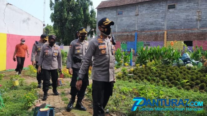 
					Sehari Menjabat, Kapolresta Kunjung Kampung Tangguh