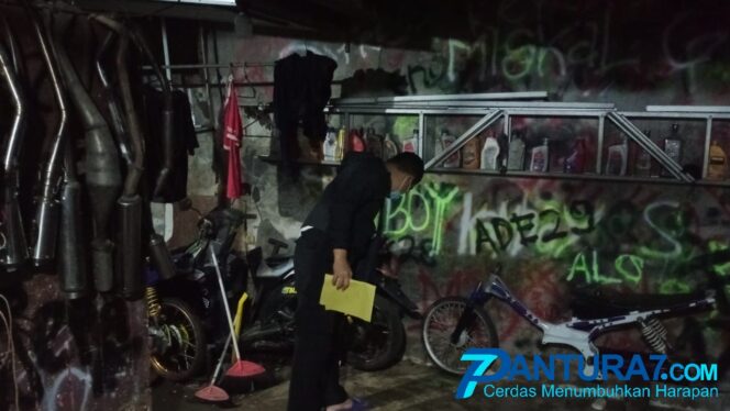 
					Jagal Motor Curian di Kraksaan Digrebek, Motor Bodong hingga Mesin Bubut Disita