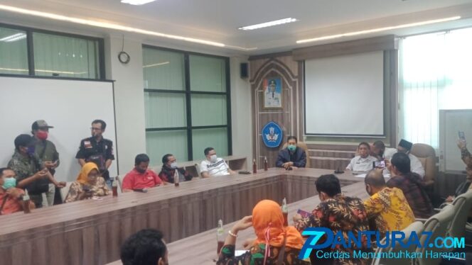 
					Dikatai Maling, Lurug Kantor Dispendik