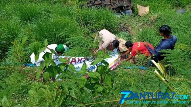 
					Kendaraan Roda Tiga Masuk Jurang, Pengemudi Tewas