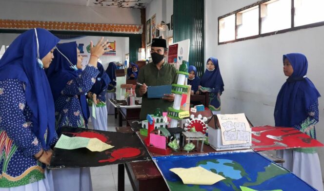 
					Asah Kreatifitas Santri saat Pandemi, MA Zainul Hasan Genggong Gelar PKSM