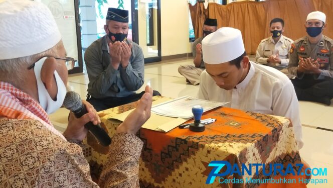 
					Tergetar Dengar Alquran, Tahanan Masuk Islam