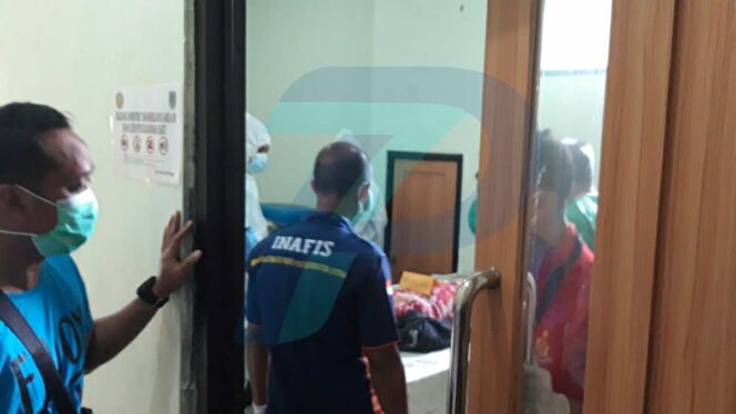 
					Tim DVI Polda Jatim Otopsi Jasad Korban Tewas di Kamar  Kost