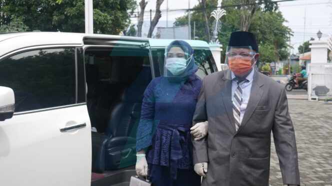 
					Duda-janda asal Wonoasih Jadi Pengantin Pertama Penumpang Mobdin Wali Kota