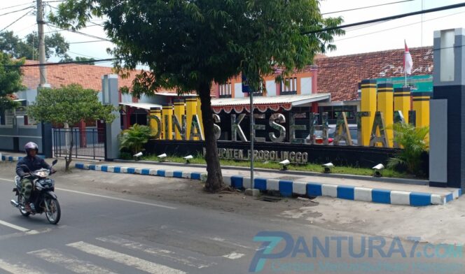 
					Vaksinasi Nakes di Probolinggo Diundur Februari
