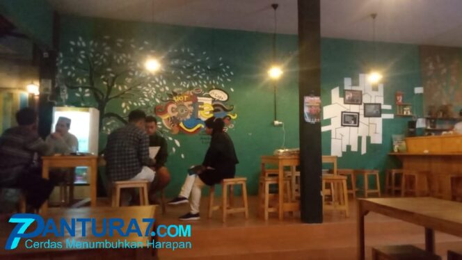 
					Kreatif! Eks Kantor Kecamatan jadi Wisata Kuliner