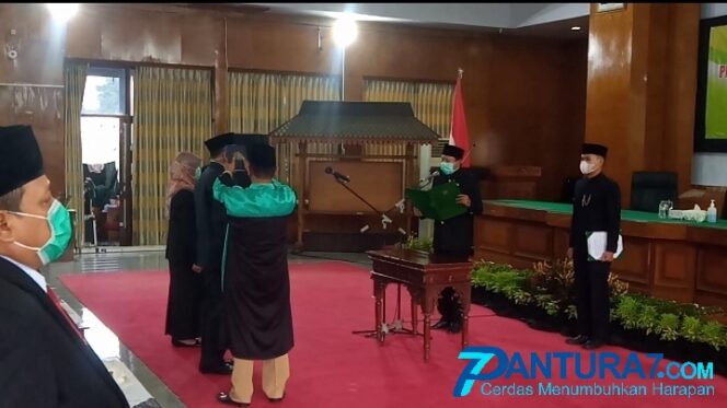 
					Lantik 10 Pejabat Baru, Bupati Irsyad Larang ada Tasyakuran