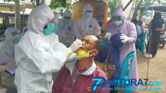 
					Rapid Antigen di Pasar Semampir, 1 Orang Positif