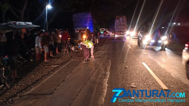 
					Gagal Nyalip lalu Hantam Truk, Remaja ini Tewas