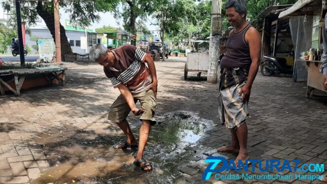 
					‘Langganan’ Air, Pedagang Pasar Buah Meradang