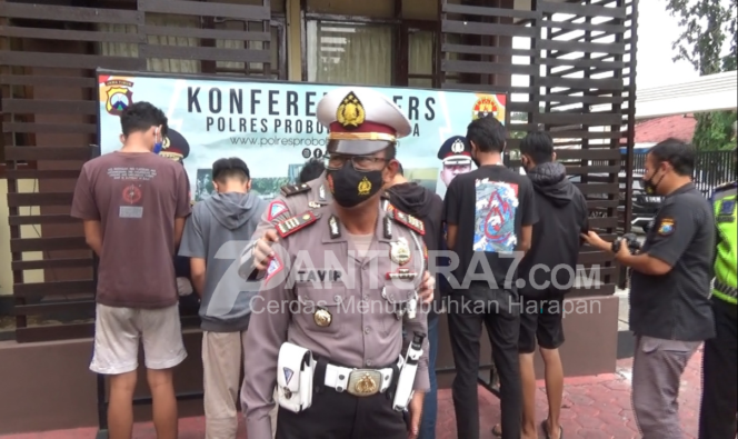
					ABG Penerobos Jl. Cokroaminoto Minta Maaf, Mobil Tetap Ditilang