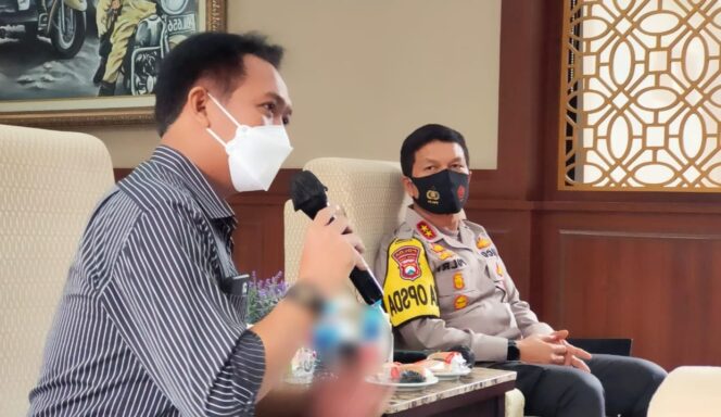 
					Kapolda Jatim Ajak AMSI Bersama Perangi Hoax