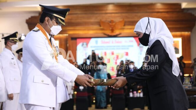 
					Gubernur Khofifah Lantik Gus Ipul sebagai Wali Kota Pasuruan