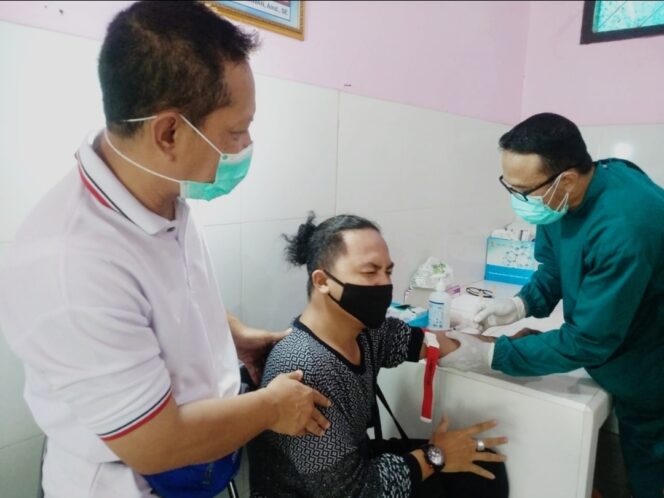 
					HPN, Jurnalis Probolinggo Periksa Kesehatan Massal