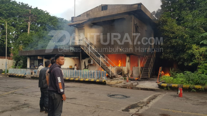 
					Terjadi Konsleting Listrik, Bangunan di PTKL Terbakar