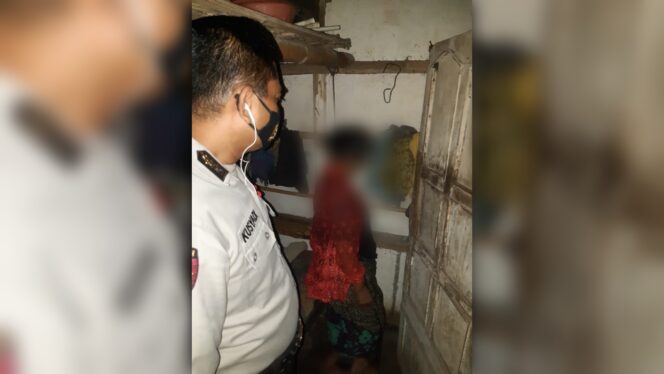 
					Sakit Tak Kunjung Sembuh, Lansia di Tiris Gantung Diri